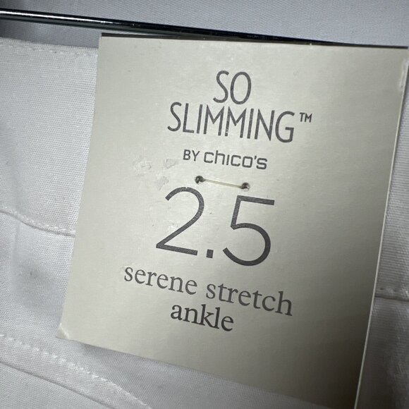 Chicos So Slimming White Pants Size 14 NWT Stretch Cuffed Zipper Button Pockets - Picture 4 of 9